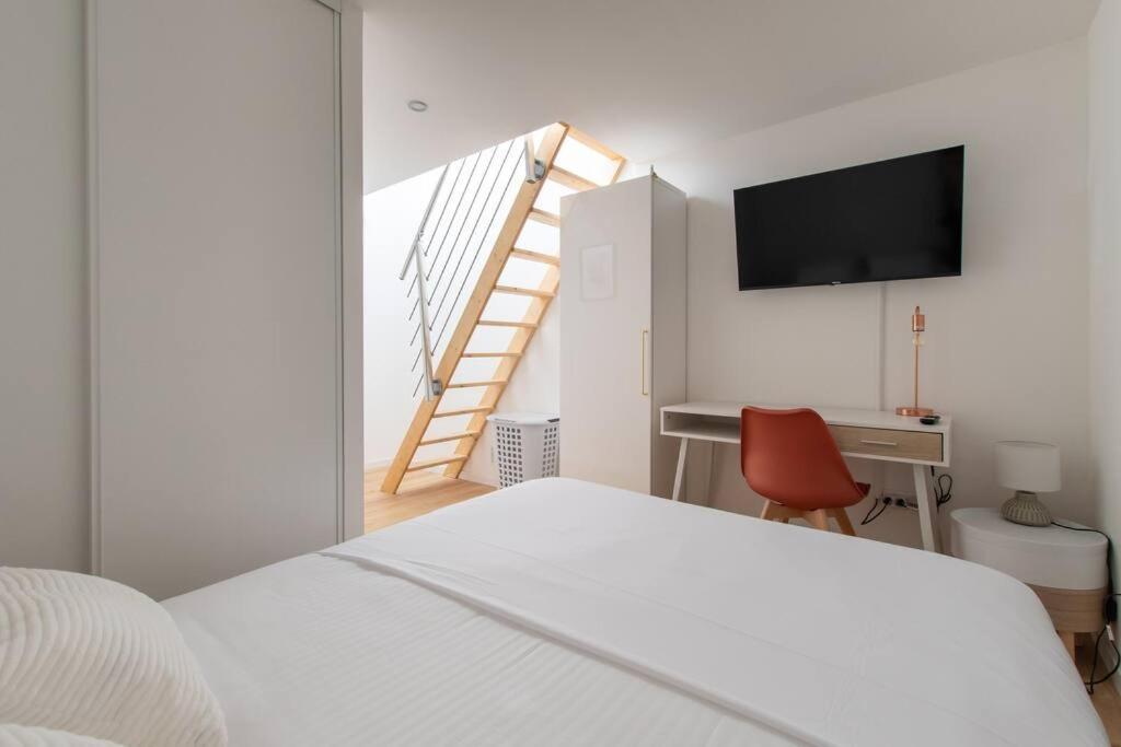 Confort Climatise Et Suite Privee En Sousplex モンペリエ エクステリア 写真