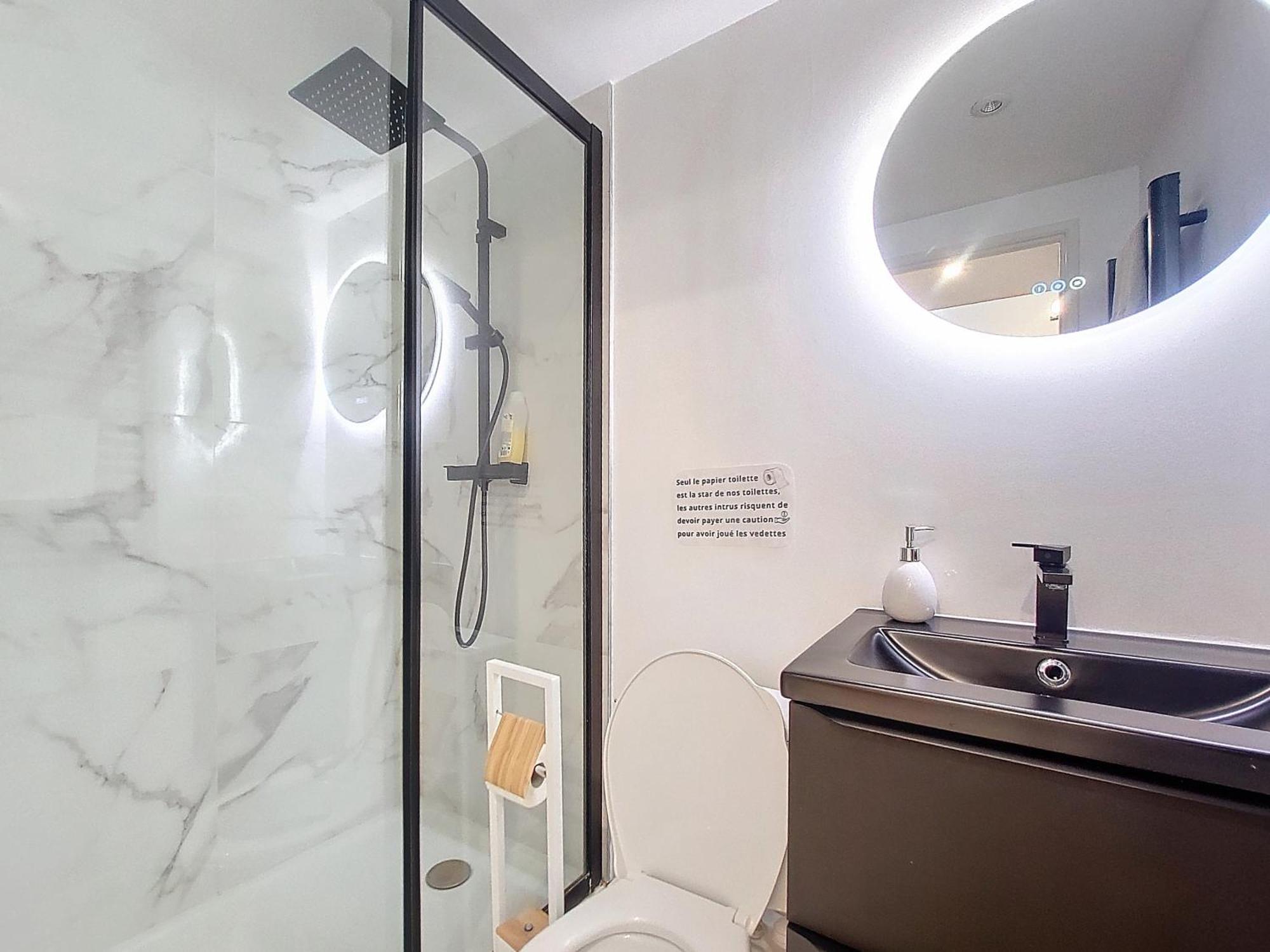 Confort Climatise Et Suite Privee En Sousplex モンペリエ エクステリア 写真